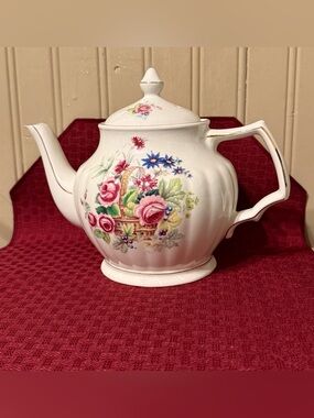 Sadler Floral Basket Porcelain Teapot Pink & Blue Flowers Made in England